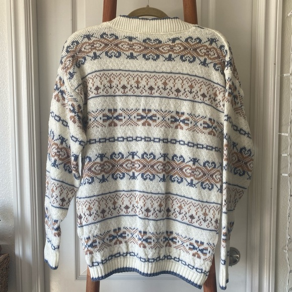 Blue and white floral blouse - Picture 4 of 5